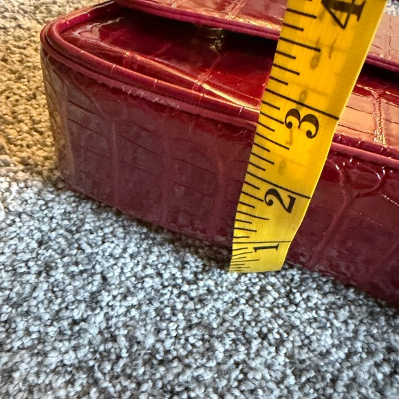 Burgundy faux leather Crocodile-Embossed Women's Bag - Picture 6 of 7